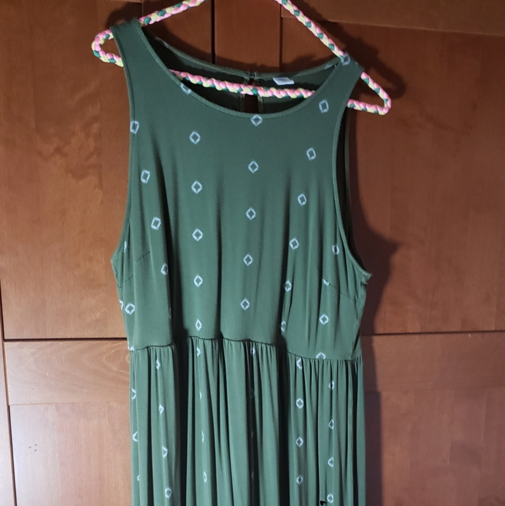 Old Navy Green Dress with Diamond Pattern